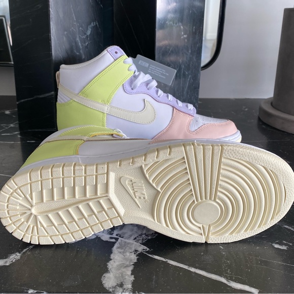 Nike High Top Dunk “Lemon Twist” size 8 Womens - Picture 3 of 8